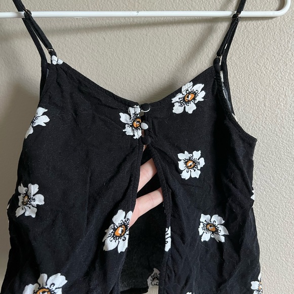 Kendall and Kylie tank - Picture 4 of 4